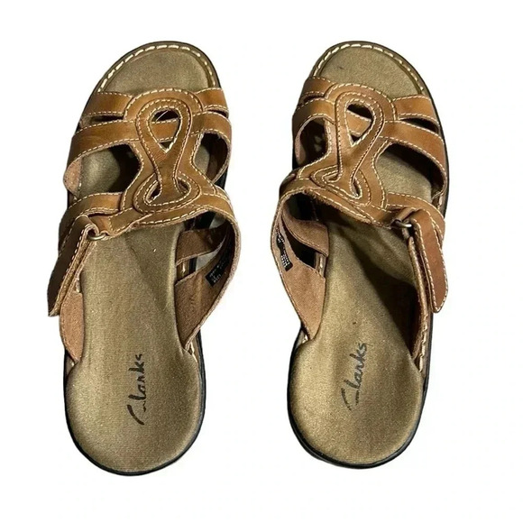 Clark s sandals ,Men size 7, Tan color,leather upper,slip on,velcro adjustable - Picture 3 of 10